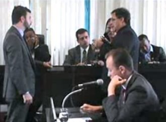 Avança o processo de impeachment