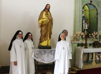 Macaúbas recebe visita da padroeira e duas peças sacras que foram restauradas