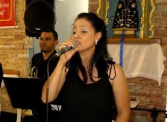 Ana Giovannini canta “Novo Tempo” para alegrar estes dias incertos de quarentena