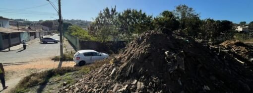 Agindo de forma ilegal, empresa VL! lança lixo e rejeitos no bairro Morada do Rio