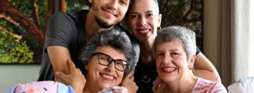 As voluntárias que doam amor maternal a outras mamães