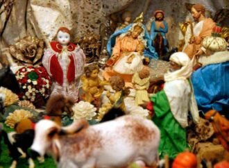 Íria doa seu presépio de 60 anos para o Santuário de Santa Luzia