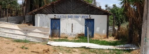Aos 71 anos, Teatro São Francisco, em Taquaraçu, vive em completo abandono