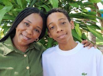 Homenagem às mães: a beleza e o caos de um amor profundo